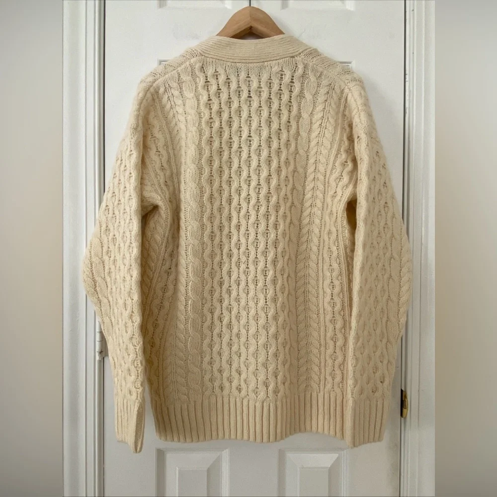 Brandy Melville LADIES’ OVERSIZE CREAM CABLE KNIT SWEATER Cardigan NEW NWT O/S - Picture 8 of 9